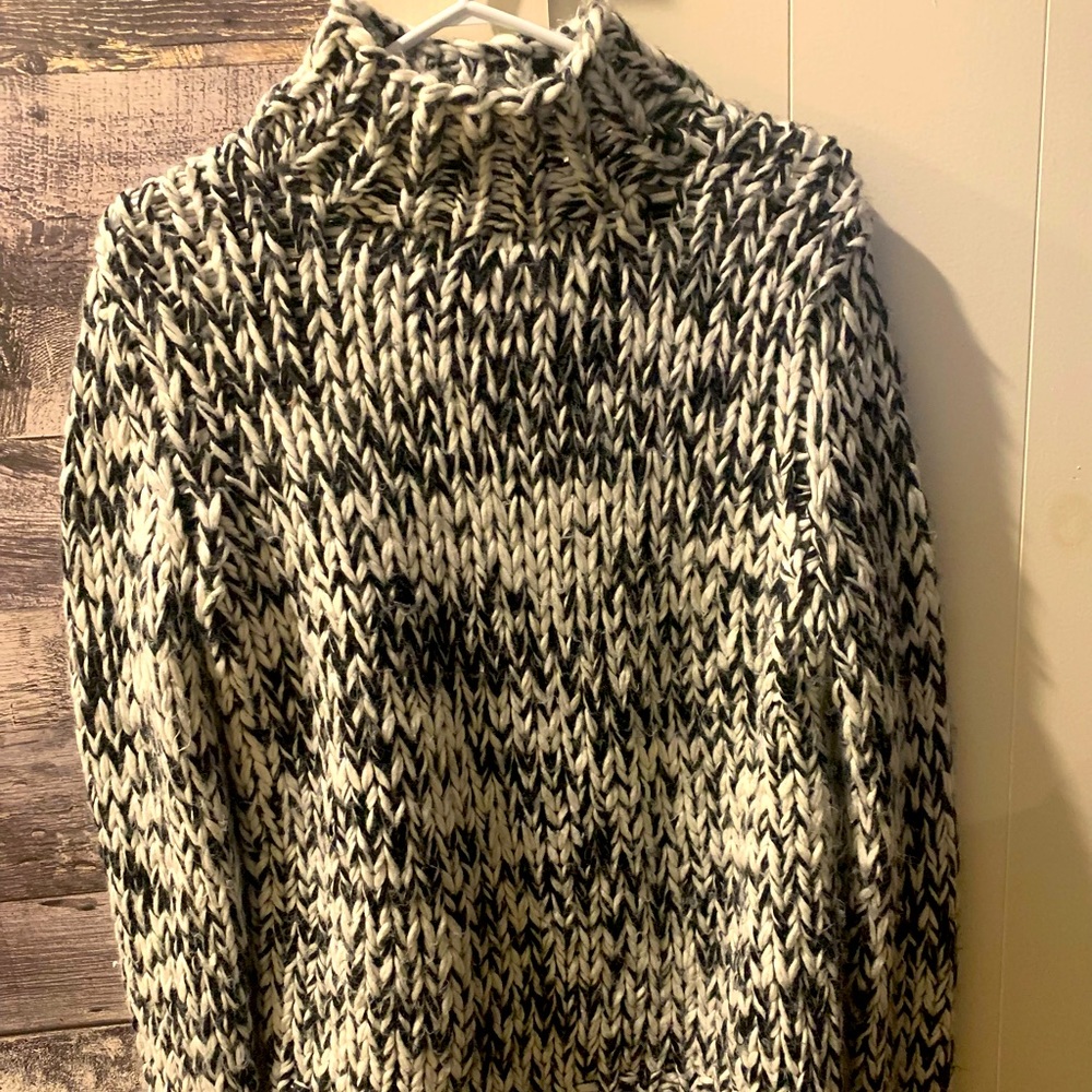 White Crow Soft & Cozy Knitted Pull over  Size L